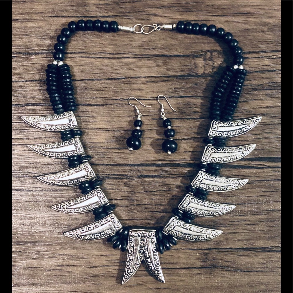 Eco friendly Black & Silver Handcrafted Necklace